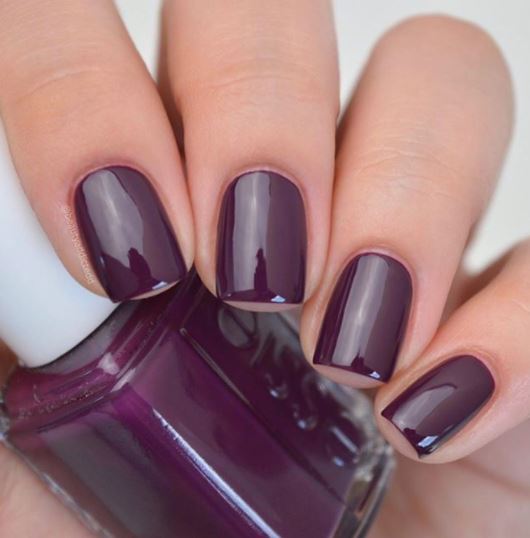 ทาเล็บสีม่วง