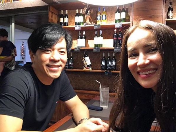 คู่รักดาราคบนาน