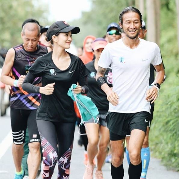 คู่รักดาราคบนาน