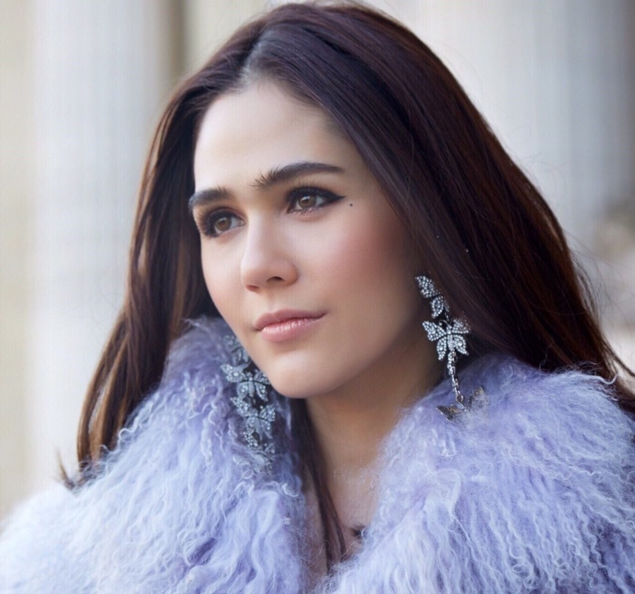  ชมพู่ อารยา