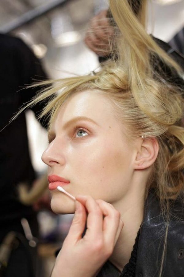 นางแบบแปลก 