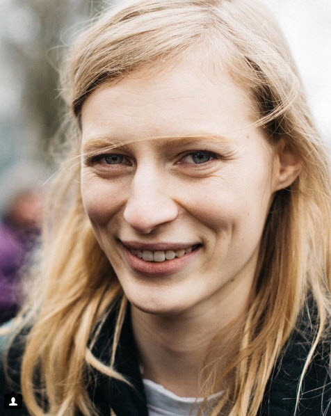 นางแบบแปลก 