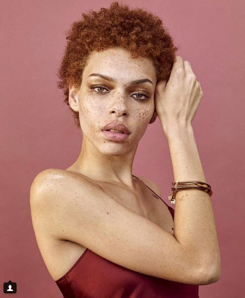 นางแบบแปลก 