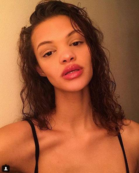 นางแบบแปลก 