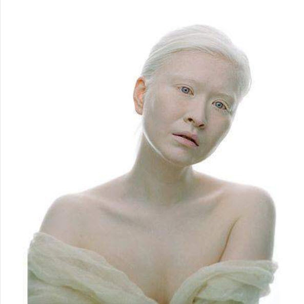 นางแบบแปลก 