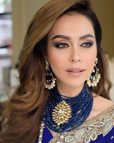 ดาราในลุคสาวอินเดีย