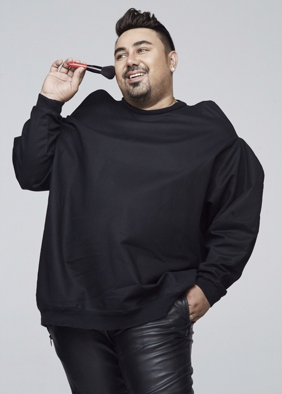 กริช เมคอัพอาร์ติส