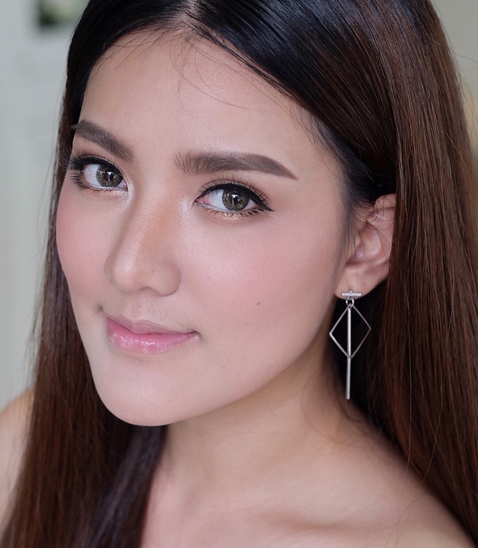 แต่งหน้าออกงาน