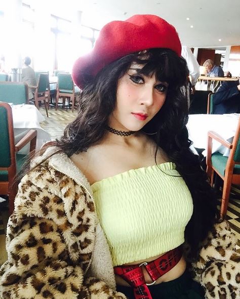 สาวหน้าตุ๊กตา