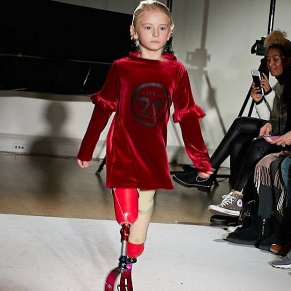 นางแบบพิการ