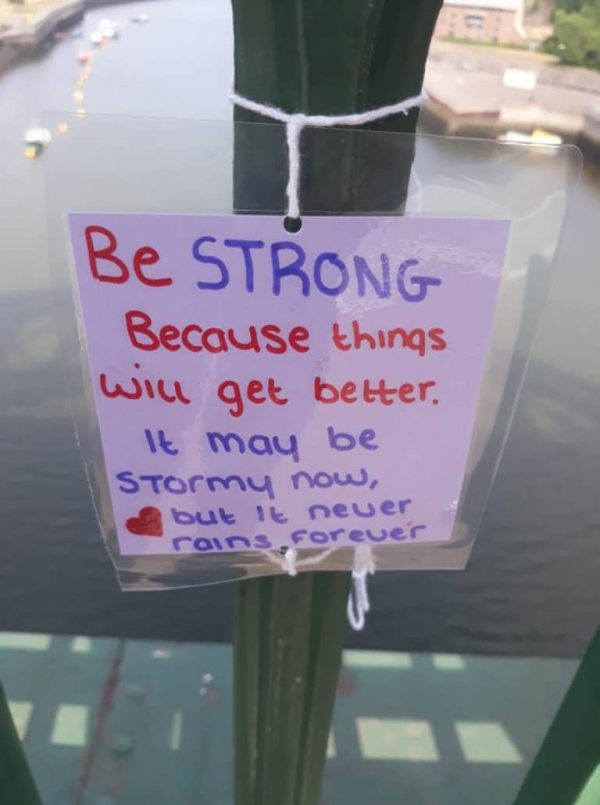 Paige Hunter เขียนข้อความให้กำลังใจ