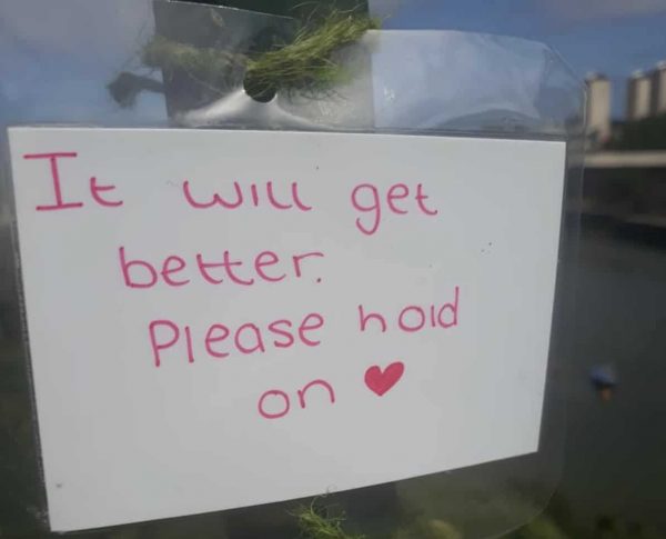 Paige Hunter เขียนข้อความให้กำลังใจ