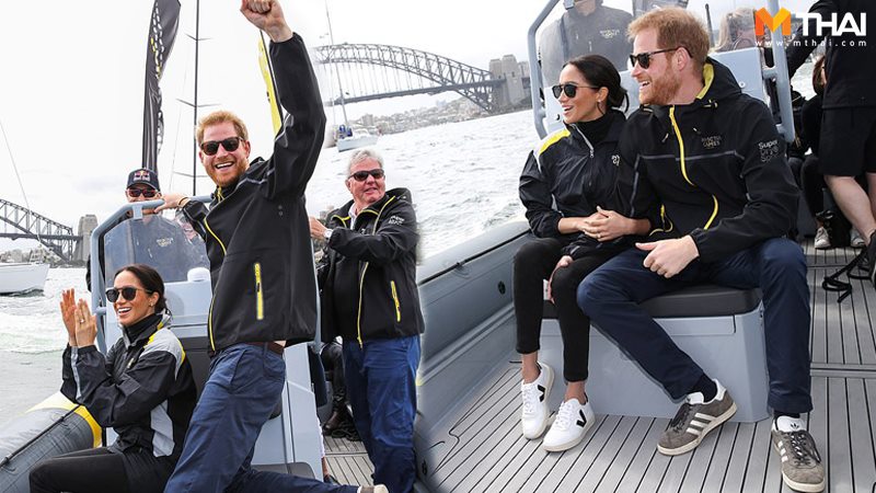 ดัชเชสเมแกน ดัชเชสแห่งซัสเซ็กซ์ รองเท้าสนีกเกอร์ ราชวงศ์วินด์เซอร์ ราชวงศ์อังกฤษ เมแกน มาร์เคิล เมแกนแฟชั่น