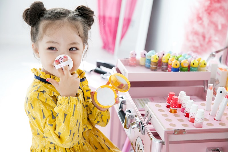 ผิวเด็ก พัฒนาการเด็ก เครื่องสำอาง เครื่องสำอางเด็ก