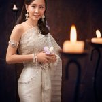 เต้ย จรินทร์พร ใส่ชุดไทย