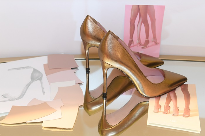 O&B มิสยูนิเวิร์ส รองเท้า รองเท้าส้นสูง