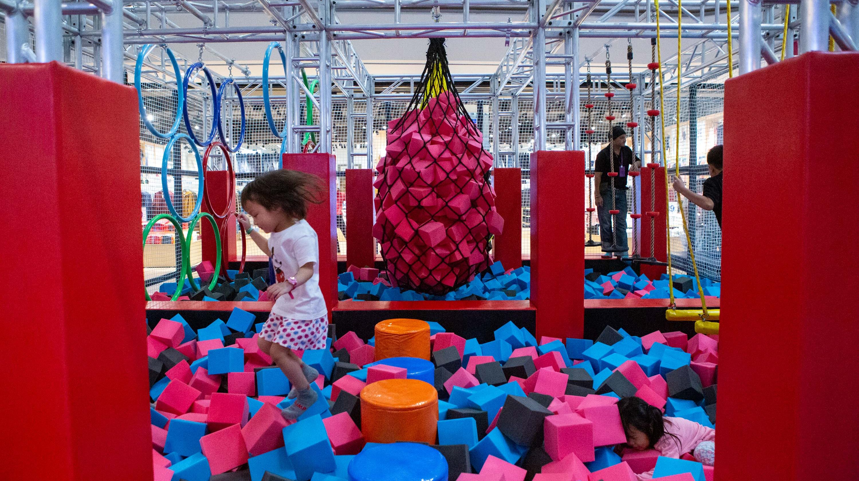 สวนสนุก สวนสนุกติดแอร์ เครื่องเป่าลม เครื่องเล่น เครื่องเล่นครอบครัว เครื่องเล่นเด็ก แน็ค